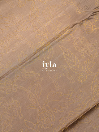 The Vintage Modernist Reversible Silk Saree in Champagne Sand