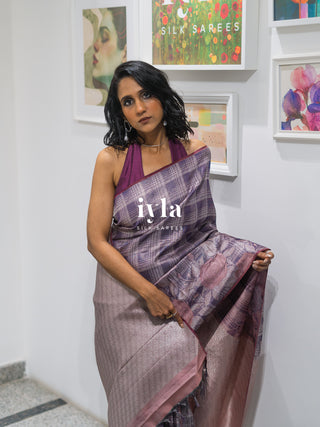 The Enchanted Rose Grid Kanjeevaram in Amethyst Purple