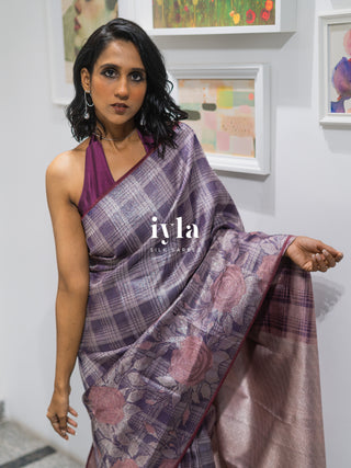 The Enchanted Rose Grid Kanjeevaram in Amethyst Purple