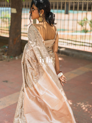 The Dreamy Waves Kanjeevaram in Vanilla Cream