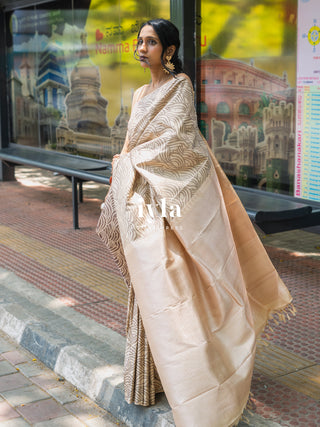 The Dreamy Waves Kanjeevaram in Vanilla Cream