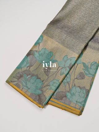 The Exotic Lotus Pond Kanjeevaram Dipped in Gold