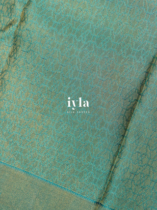 The Off-white Wings of Night Kanjeevaram