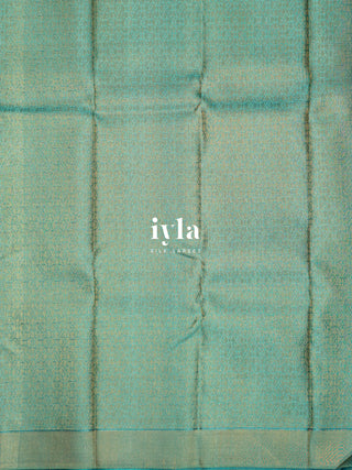 The Off-white Wings of Night Kanjeevaram