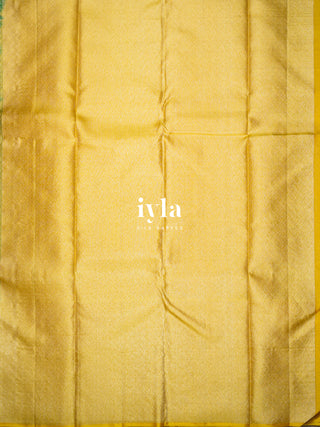 The Wings of Hope Kanjeevaram in Forest Green